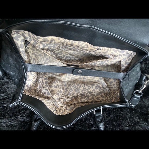 GUESS crossbody purse - Picture 3 of 4